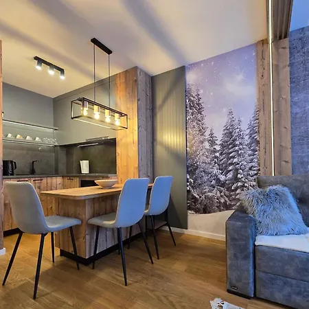 Snowflake Chalet - Mountain Glow